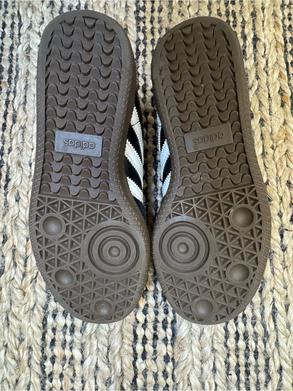 adidas big kid girls/ boys Samba sneaker Black with White Stripes - Picture 6 of 7